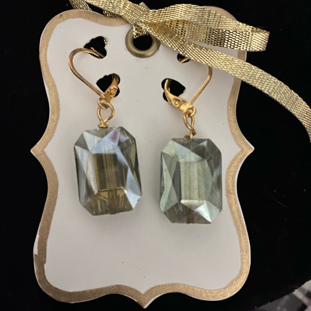 Emerald Shape Glass Pierced Earrings - Picture 3 of 3